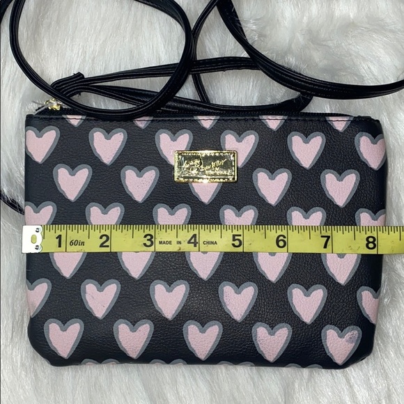 Betsey Johnson Crossbody ❤️NWOT❤️ - Picture 2 of 4